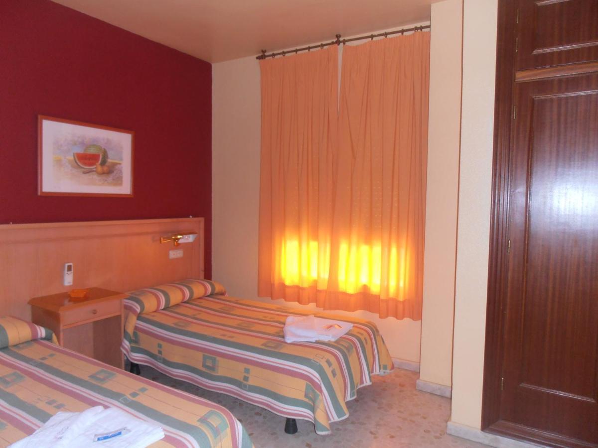 Hostal Carlos III El Ejido Exterior photo